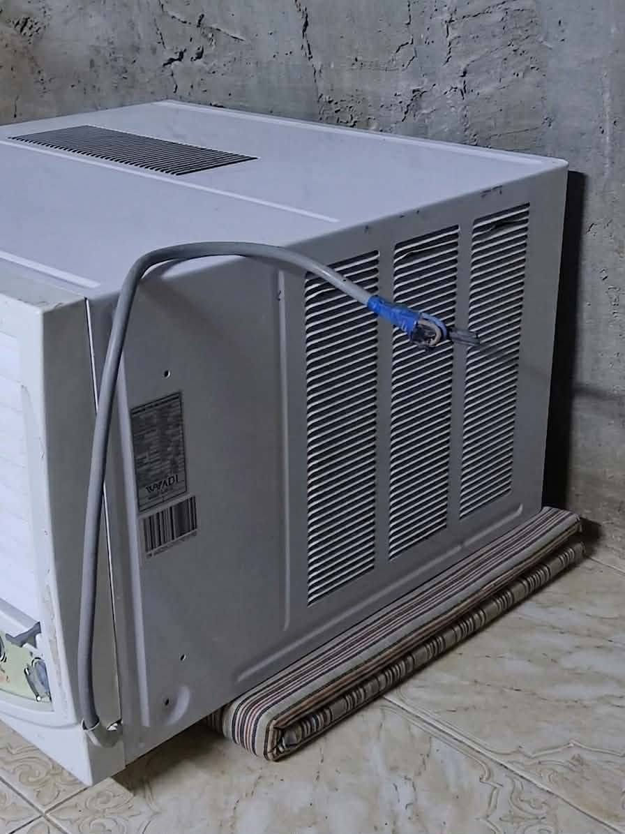 السلام عليكم للبيع  مكيف الوادي مشتغل موسم واحد فقط السعر 250 وبي مجال عنوان النجف حي المهندسين ***********
