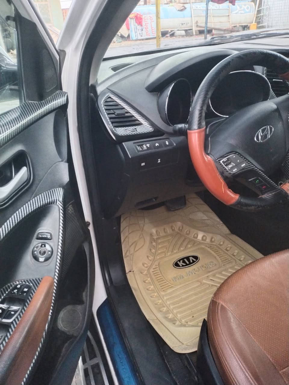 سنتافي 14 كويتي يعني فول مواصفات 7 راكب 

السياره مكفوله 

🔴محرك 6v 3300

🔴تشغيل بصمه 

🔴هاند بريك بصمه 

🔴 بانوراما فتحتين

🔴ابواب فابلون فايبر 

🔴اشاير مري وترحيب

🔴الون ابيض صدفي 

🔴الكشنات جلد بيجي 

🔴كشن السايق كهربائي

🔴نضام فور ويل 

🔴نضام مانع انزلاق 

🔴 نضام ECO

🔴نضام مانع انحدار 

🔴زراكات لدات 

🔴بصمات ابواب و لدات

🔴حساسات خلفيه وكامره 

🔴تبريد ثلاث قطع

🔴رقم بغداد مميز انكليزي بسمي 

🔴مكان السياره الديوانية مركز 

🔴السعر 180 وبيه مجال بيع مستعجل

🔴 الرقم /*********** للتصال 

🔴للواتساب /***********
