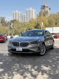 بي ام ٥٣٠i • ٢٠٢٥ • ٢٧ الف