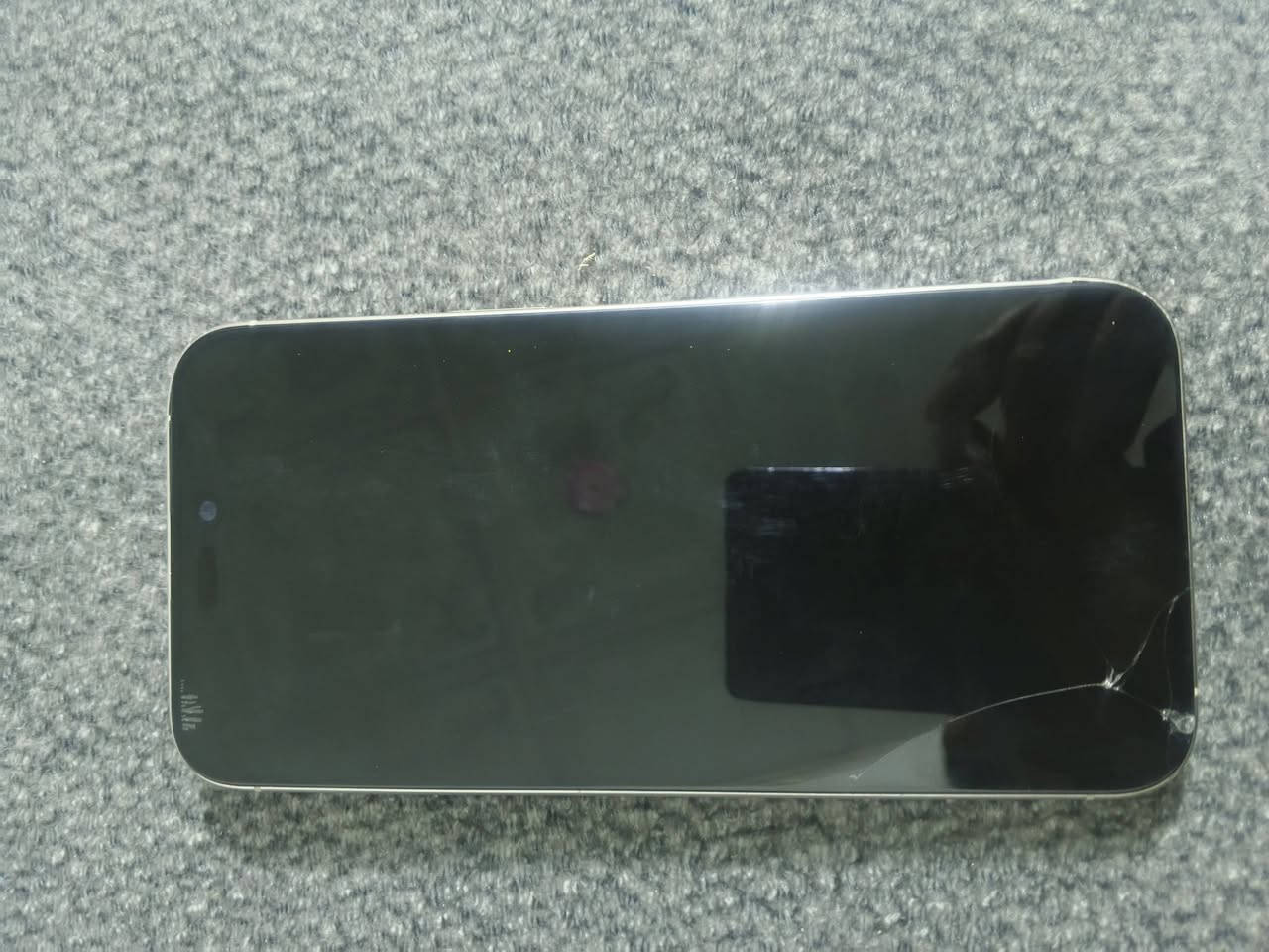 ايفون 15برو ماكس لون ابيض شرق اوسط يطاريه 100 ذاكره 256 مبدل بي شاشه وبطاريه اصليات ثلالث خيارات وبي هسه فطر بل شاشه وفطر بل ضهر مكاني كربلاء سعر 750 وبي مجال بسيط ***********
