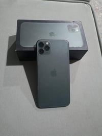 آيفون ١١ برو ماكس • ٢٥٦ • بطاريه ٨٤