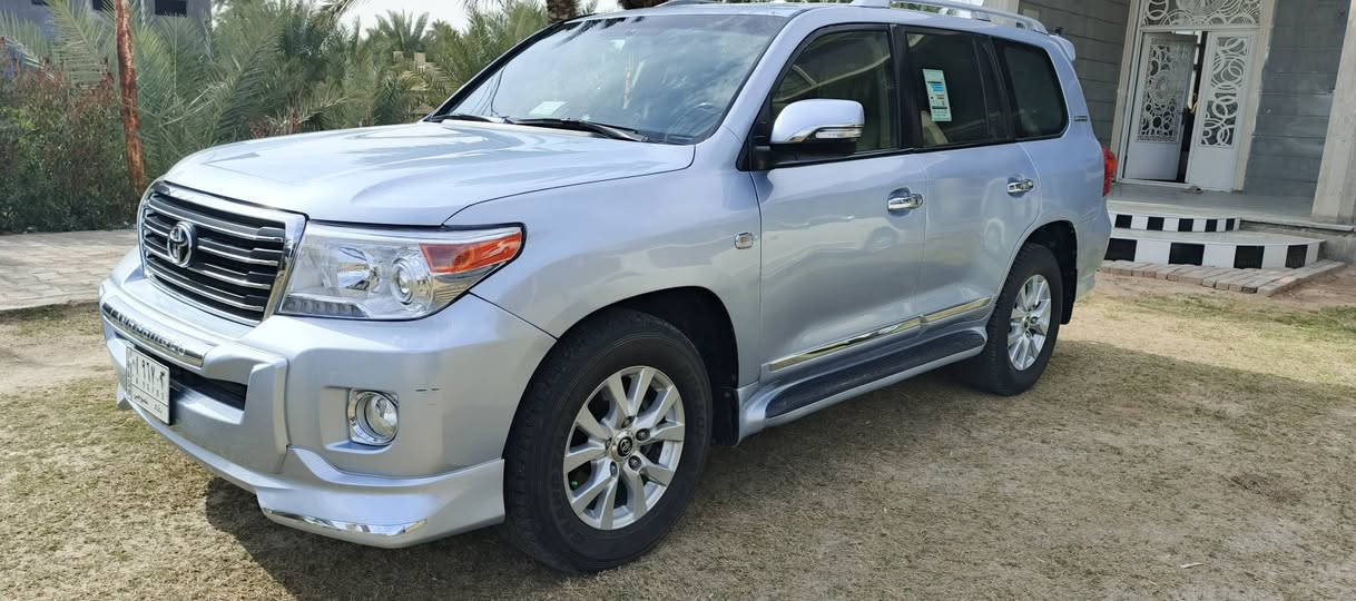 لاندكروز موديل 2011 ستينيه اصل معروفه مواصفات الستينيه رقم بغداد بيه صفه صبغ بدون دواخل جاهزه كير مكينه حداديه تخم تاير مكانه كربلاء طوريج 
رقم الهاتف ***********
