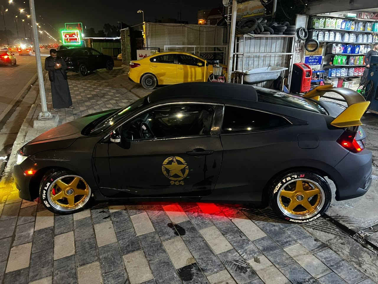 للبيع او مراوس سلام عليكم هوندا سيفك موديل 17 تك باب رياضي ويل كب رياضي اصلي تبريد كير ومحرك بشرط  حداديه تخم تاير شرط تحكمات جهتين نضام اقتصاط مثبت سرعه شاشه كامره خلفيه عليه ادامه كامله السياره من حداديه ومنظومه بانزين ماشيه 186 مصبوغه عام مات للجماليه فقط حادثه باب وجاملغ فقط السعر 95وبيه مجال مكاني بغداد ***********
