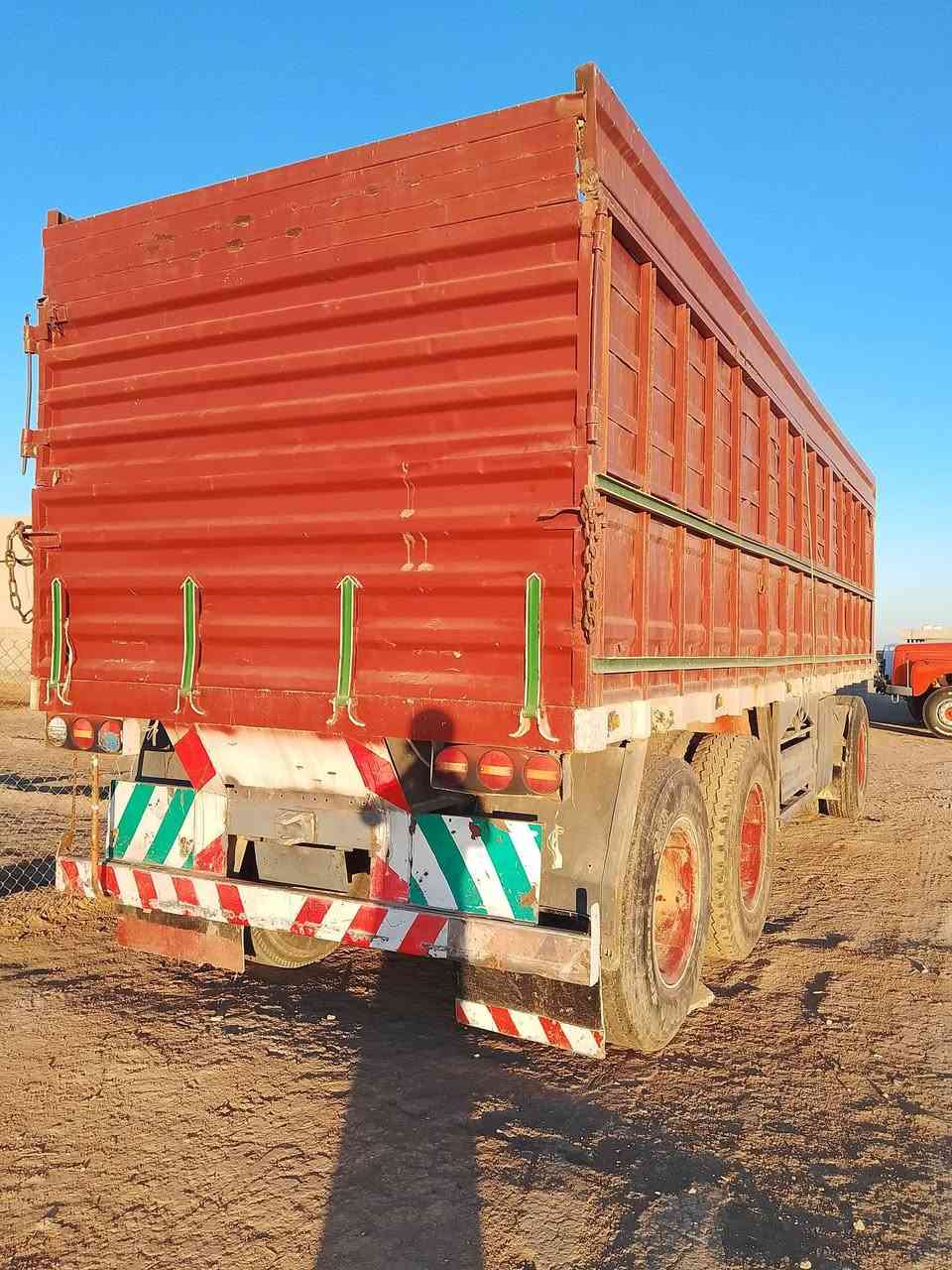 سلام عليكم عربانه للبيع الطول ٨ امتار 
استفسار اتصل ***********  ***********
السعر ٧٠ ورقة وبيه مجال
