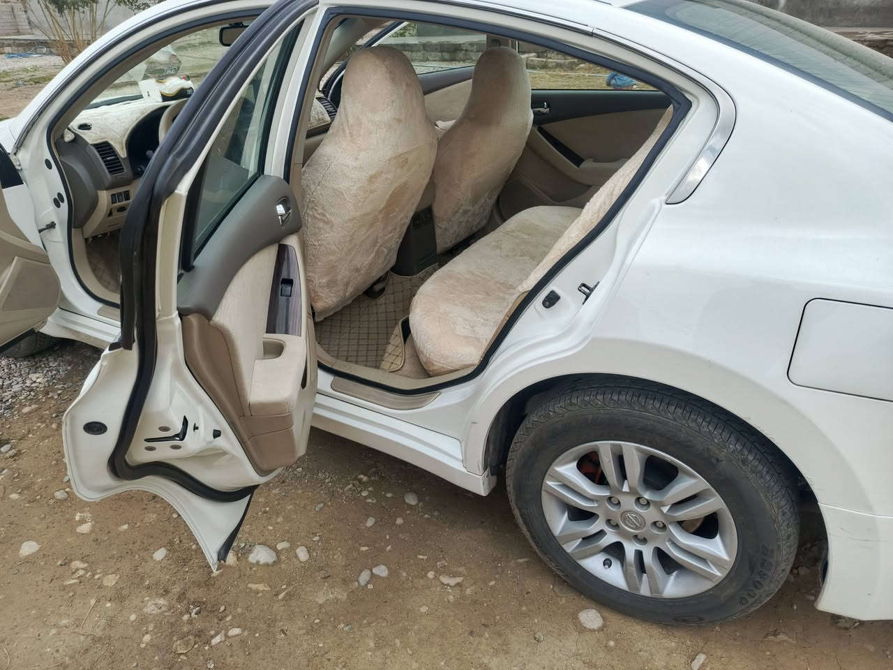 للبيع نيسان التما وارد خليجي الموديل 2010. الاستفسار رقم الهاتف ***********
