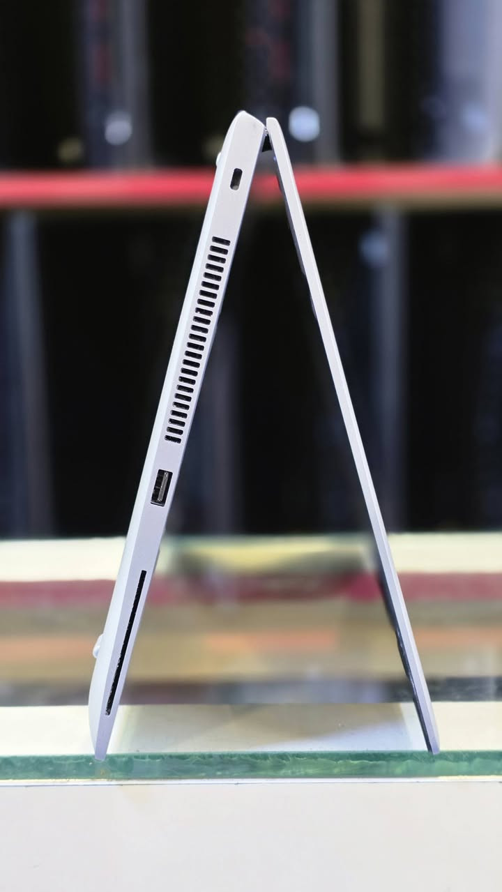 عرض خاص لدى شركة قصر التقنيات
💻 لابتوب HP EliteBook 840 G6 
⚙️ المعالج:Intel i5 Gen 8
🧠 الرام: 8GB
💾 التخزين: 256GB SSD
     كارت شاشة داخلي 
🖥️ شاشة حجم 14n slim
🔋 أداء قوي وسرعة عالية، مناسب للدراسة والعمل والمهام اليومية.
Batterie 🔋 excellent
💰 السعر:280,000iqالف
الملحقات🎁شاحنة اصلية🔌 وحقيبة💼 وماوس🖱
📩 للاتصال أو الاستفسار يرجى التواصل على الارقام
***********. ***********
العنوان.  موصل المجموعه الثقافية مقابل متحف الجامعة
يوجد توصيل لجميع المحافظات 
اسعار خاصة لمكاتب الجملة
