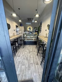 كافتريه للبيع مقابل مستشفى الكرامة ومجاور المركز الصحي للاسنان والجامع...