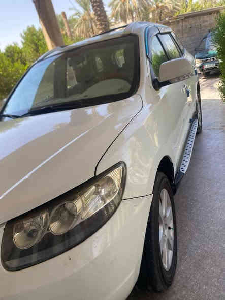 سنتافي رقم بغداد انكليزي
محرك سته سلندر فول مواصفات السونار موجود ويه الصور 
تخم تاير نضيف الشراي يتصل ***********
مكانهه بل تاجي
