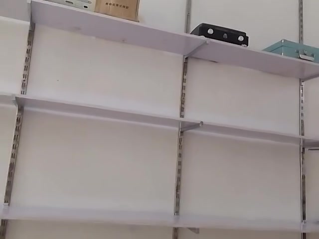 السلام عليكم اخوان هذني رفوف تركي الاصلي الطول مترين و77
والعرض 35 عددهم اربعه رفوف نضيفات وجديدات وياهن تعلاكيك مال رفوف وحد اليريدهن بي خير يدلل رقمي واتساب ***********
