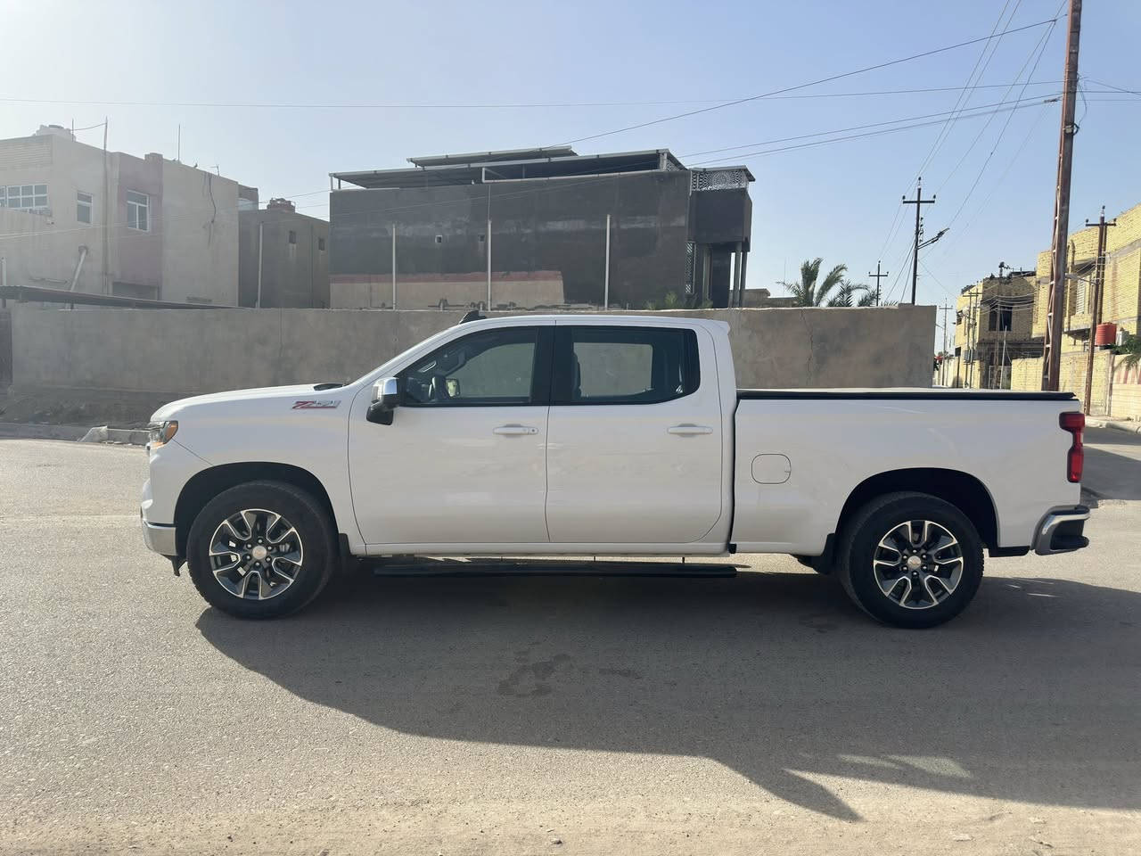 يالله
شفروليت سلفرادو LT Z71
لون ابيض
موديل2025
محرك السياره 5300 8V المرغوب
رقم بصره كتاب شهداء وكاله عامه بأسمك 
السياره باب طويل وبدي طويل
ماشيه 4 الف ميل يعني زيرو
كشنات كهرباء 
بريك بصمه
عده كامله سبير منازل
لايت LED
اوتو ستوب
شاشه الجبيره
رادارات خط مسار جانبي خلفي 
والسياره بيها مواصفات خير من الله
وارد امريكي حادثها بس تبديل دعاميه واصبعين بلبنيد بارد وصار بيه بارد شبر بلجاملغ الامامي بسبب النقل صور الحادث مرفوقه بلمنشور
وسعر السياره 385 وبيها مجال
مكان السياره بصره
للأستفسار اكثر الرقم***********
