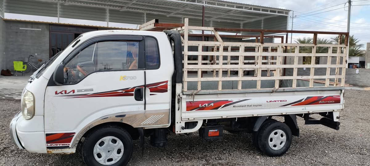 السلام عليكم
#للبيع كــــيــــــا حــــــمـــــل 
مـــوديـــــل 11 ࢪقـــم الانـــــــبـاࢪ الجديد
سياره مكفوله كير محرك واكسن وشاصي 
الاتصال ***********
//***********
