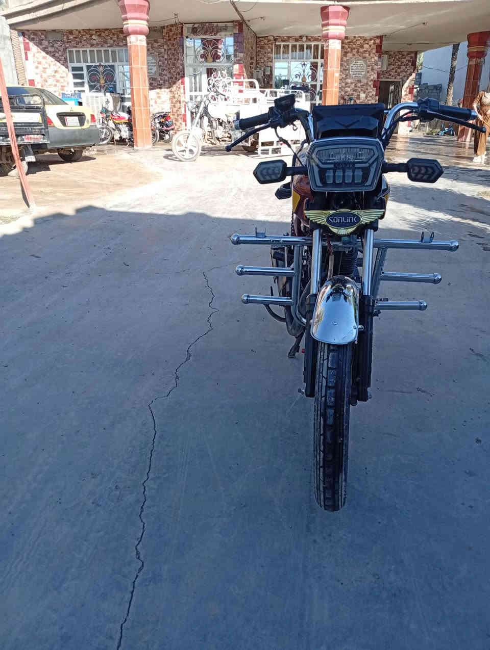 سيفان 2025 للبيع السعر 850 وبي مجال مكان على طريق دلي عباس صراجق للاستفسار اتصل ***********
