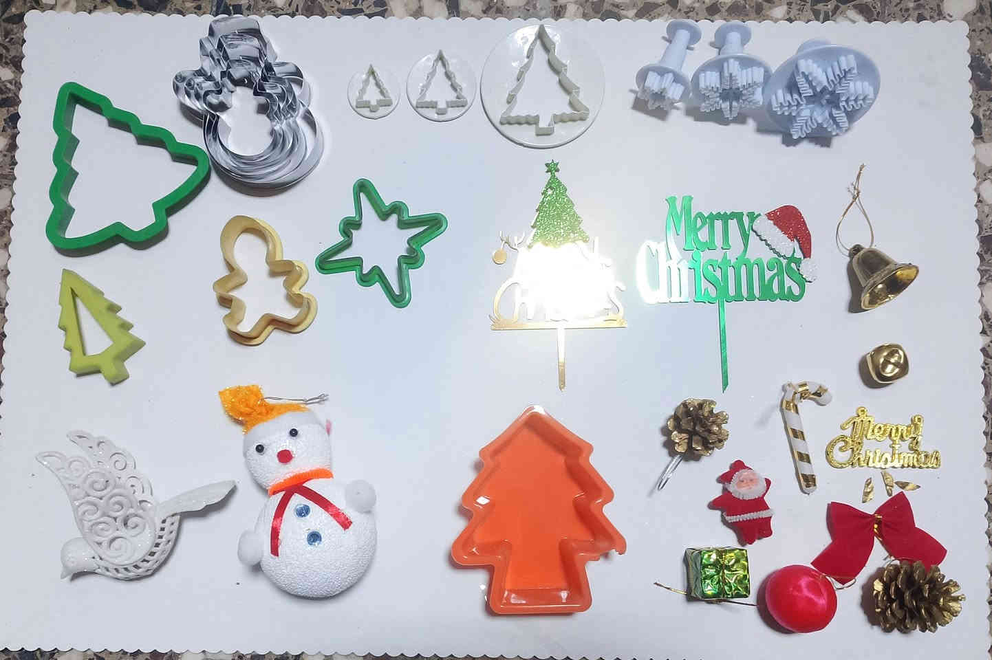 يتوفر لدينا كل ما يخص الكرسمس 🤍 يتوفر لدينا خدمة توصيل داخل النجف ***********
