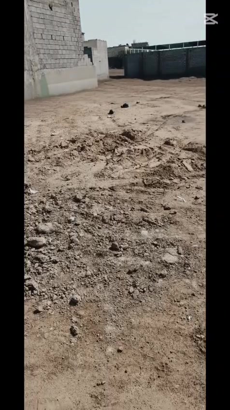 السلام عليكم قطعه ارض عنوان الصالحيه على شارع الجزائري قرب مكتب ابو الهيل المساحه 125 للستفسار ***********

