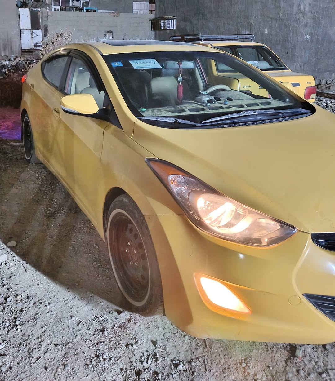 النترا موديل 2013
وارد امريكي
حادثها فقط باب خلف السايق
محرك صدر مكفول كفاله عامه
تاير خط ابيض
سياره نضيفه
رقم بغداد
مكاني بغداد  
السعر 110 وبيها مجال 
رقم التواصل :***********
