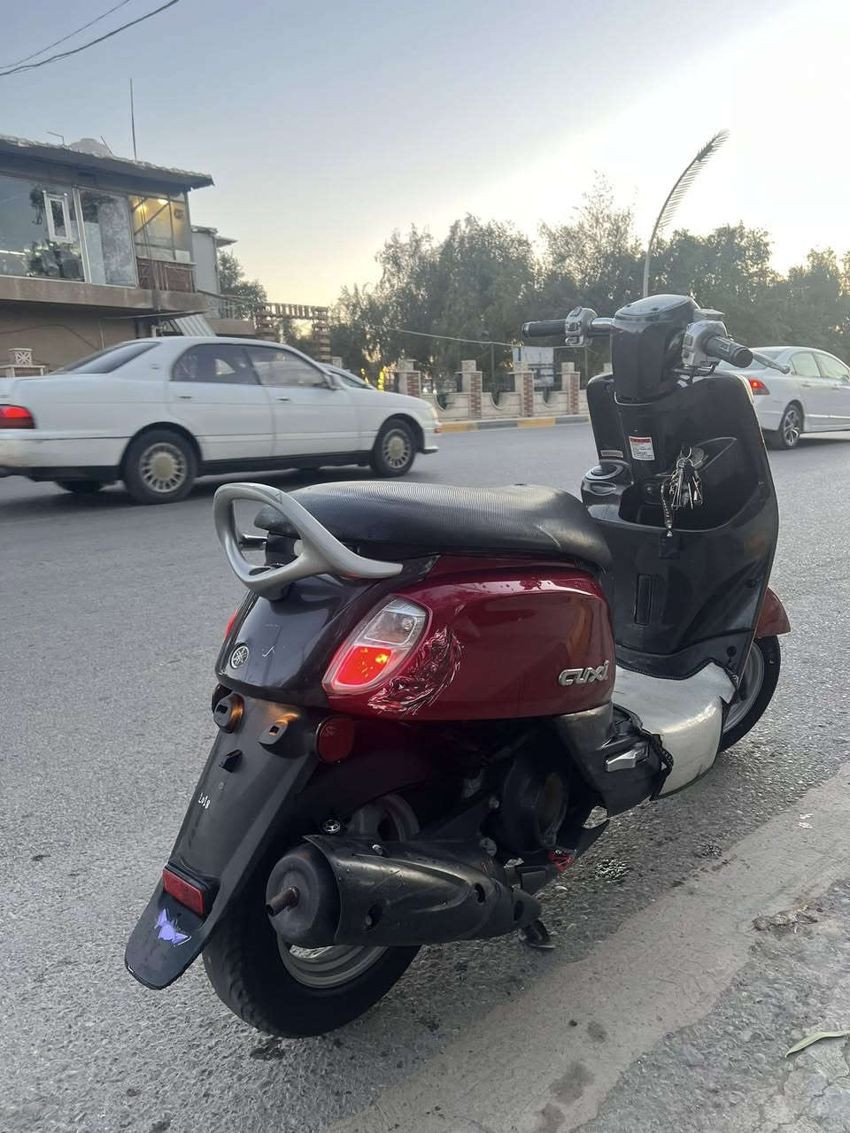 بوليس حديث ياباني الدراجه مكفوله من كلشي اي نقص مابيها. خير من الله معدل شرط 120 الدرجه ما صارلها 4اشهر ونازله من الرمبه الله شاهد مال جناي لليريد شي ميتعبه وجديد وجناي اتصل ودلل ***********
