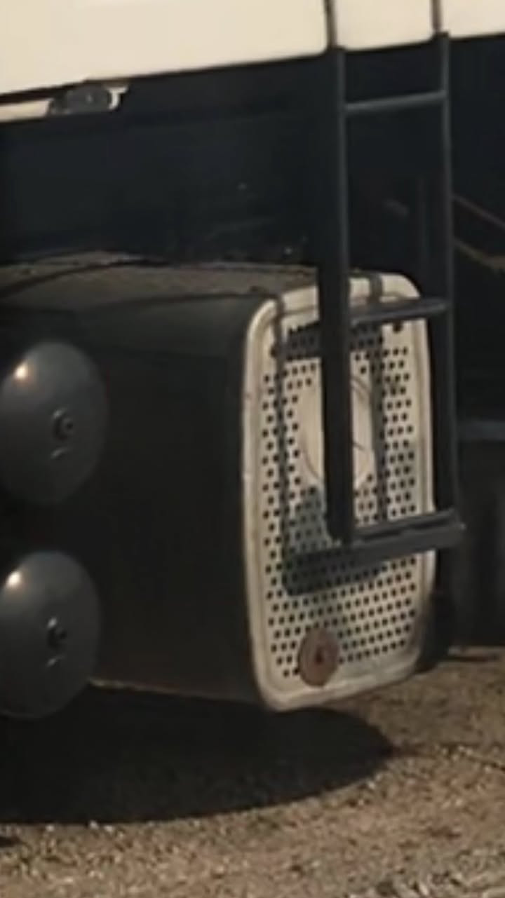 للبيع صالنصه مال اكتروز نضيفه
سعره 3ورقات مكان بابل 
***********
