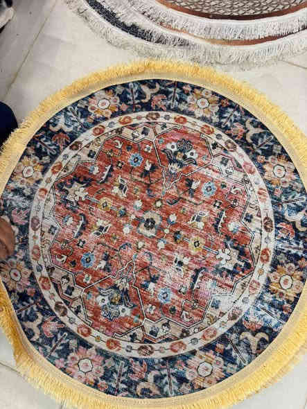 مفرش ثريدي دائري قياس

 1.50×1.50   القياس الكبير

بسعر 10 الف فقط

العنوان الشارع العام طريق شطره نصر قرب سايلو النصر

***********
***********
