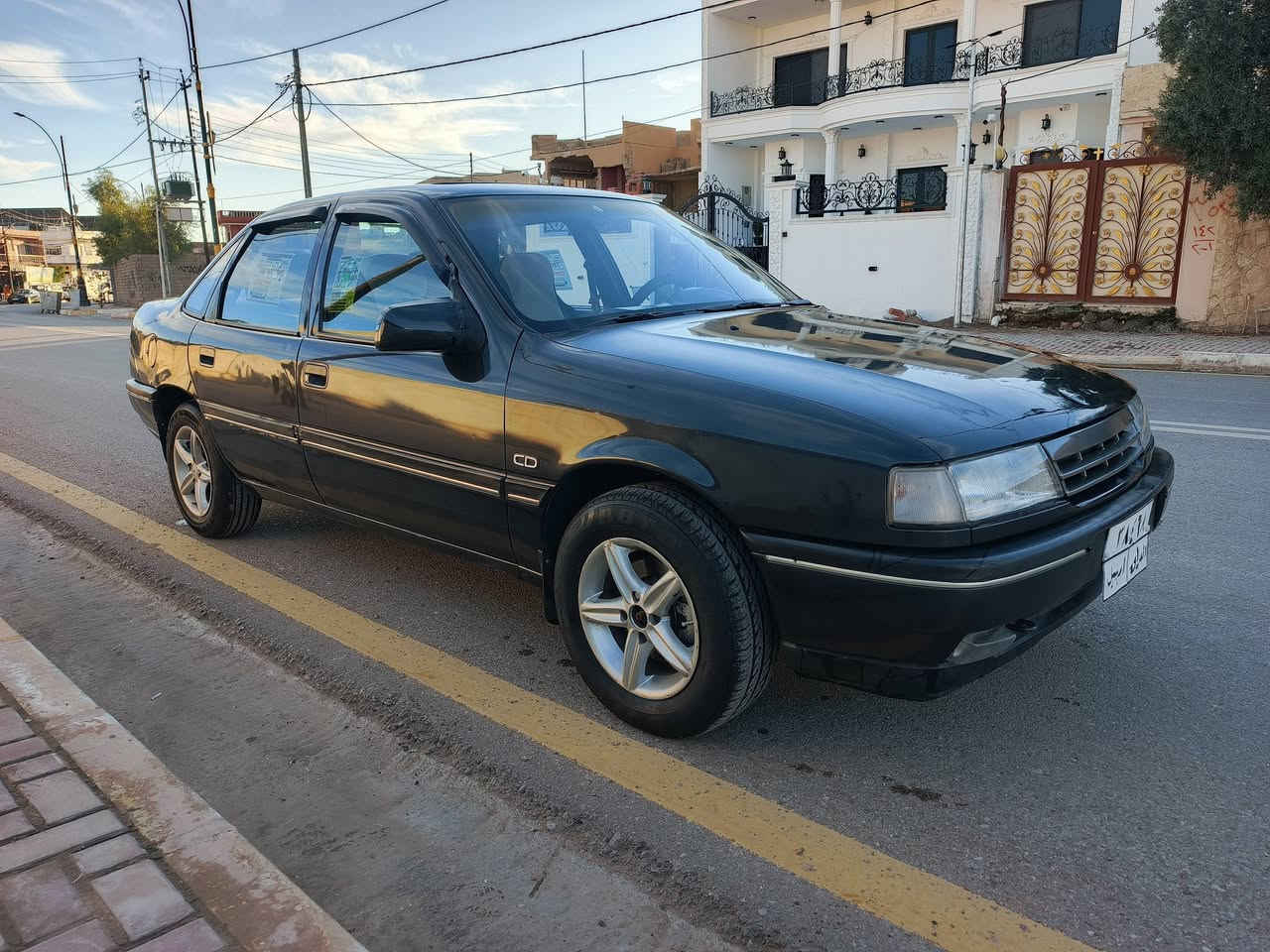 سلام عليكم فكترا موديل 92 حجم 20 كير توماتيك
كير محرك شرط صبغ عام بدون ايد دعم مكفولة من الدعم تحويل شرط سياره بيدون مصرف شرط غرامات 270 ينزل من  سعر 45
***********
مكان بعشيقة
