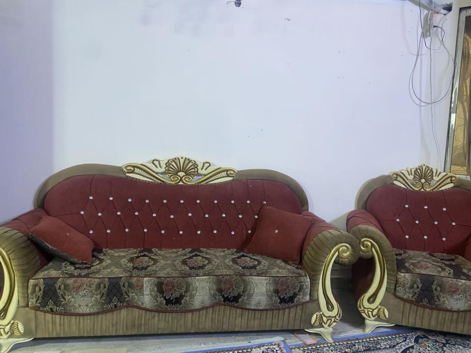 تخم ١٠ مقاعد نظيف شخط ما بي سعر ٣٠٠ الف المكان بلديات ***********
