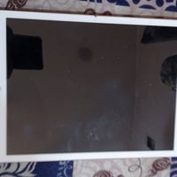 ايباد للبيع ايفون 7 شاشه محتركه فقط بدون كلشي بغداد 07736903565 سعر 75