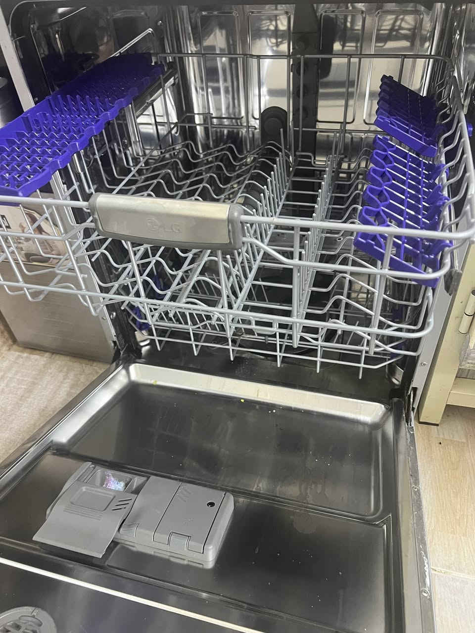 غسالة صحون lg كوري    ثلاث مرشات للبيع
***********
