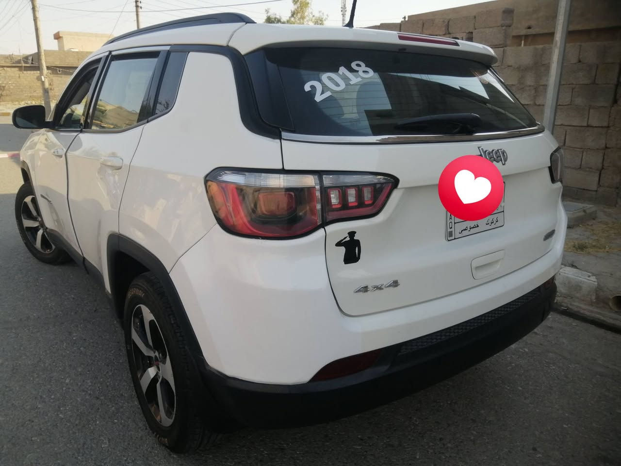 جيب كومبارس موديل 2018 ضرر بوني و جامرلق بدون دواخل محرك اربع سلندر فول ختصادي مواصفات فول أوتو لمتند بيه كابون بنزين السعر 115 للبيع و المراوس الاتصال ***********
