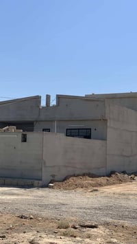 طيبه عبور سيطر المعهد • بيت وقطعة ٢٥٠م • غرفتين