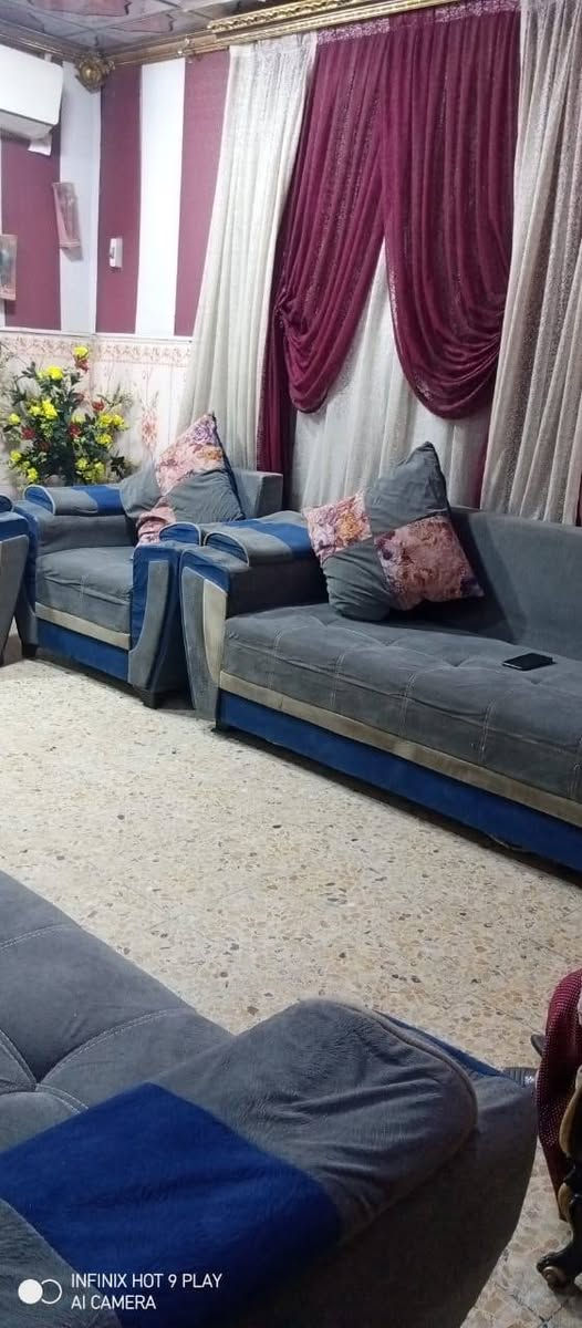 تخم نضيف كلش اخو الجديد اسفنج عالي استعمال قليل السعر 250 وبي مجال مكاني الحيانيه موسى الكاضم عل مستطيل ***********
