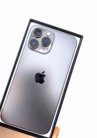 ايفون 13 برو ماكس لون اسود  نضيف كلش نضافه ٪98 ما مفتوح على وضع الشركة...