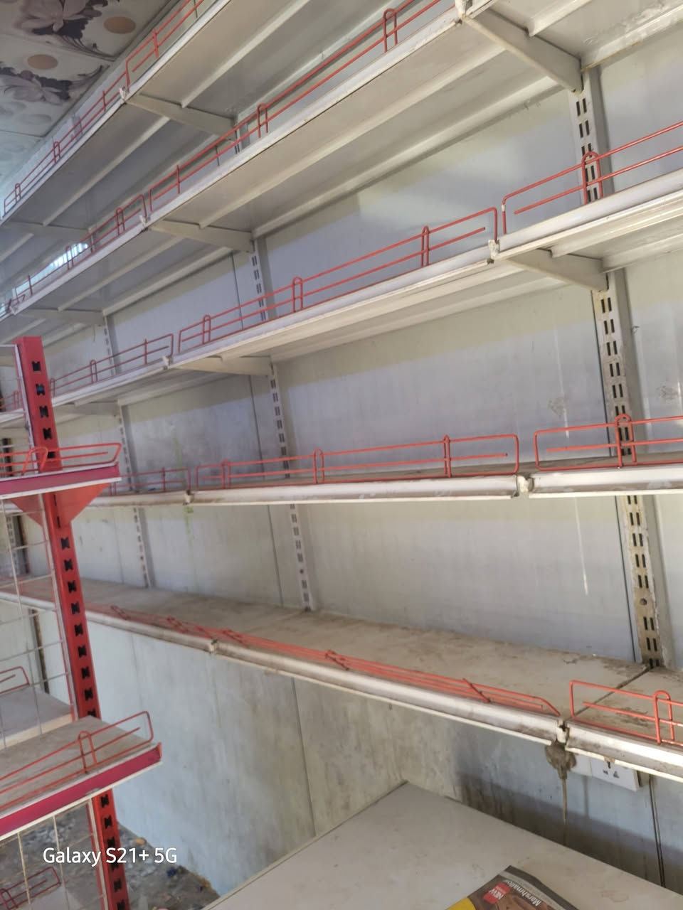 سلام عليكم رفوف للبيع العدد ٣٤ رف كاملات و٣٨ رف اسباني وسفينه مترين واكو ٣ امتار زائد ٣ امتار مكاني بغداد الإسكان السعر عل خاص او اتصل ***********
