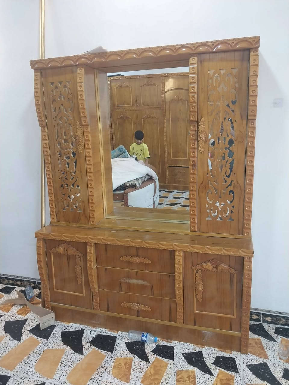 غرفه نوم مستعملة شي قليل ماخذه 900 ب 750 شراي تعال خاص واتساب ***********
