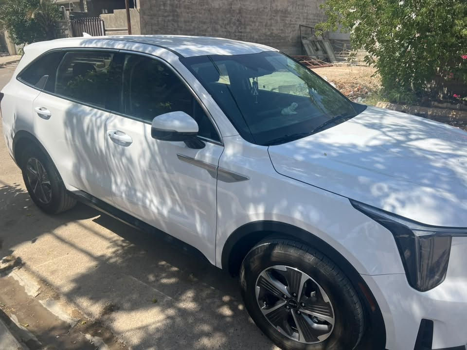 السلام عليكم سورنتو 2025 وارد أمريكي للبيع LX ضررها تبديل جنطة وباب خلفي  بدون دواخل مرقمه شهداء ماشية 20  ألف كيلو  محرك GDI تنفس طبيعي السعر 250$ للاستفسار اكثر الاتصال ***********
