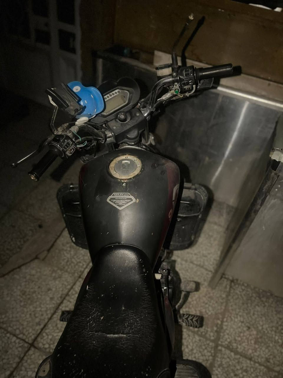 دراجه سوتك موديل 23
حرك نضيف الدراجه  نضيفه 
سلف شغلله 
لايت شغال.
الدراجه اوراقه بسمي 
بس اوراقه ضايعه 
اكفلك من سرقه 
سعر ٤٥٠ وبيه مجال قليل 
مكاني نجف حي العسكر 
***********
