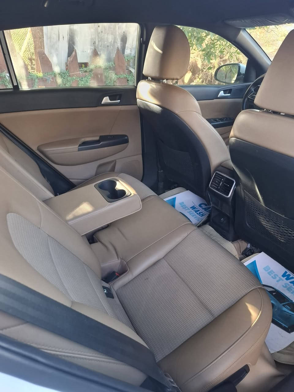 سبورتج موديل ٢٠٢٠
رقم بغداد الجديد مشروع وطني 
ب اسم تحويل ثاني يوم سيارة نظيفه جدا معنى كلمه 
ماشيه ٦٢ شرط الفحص
مكفوله محرك مكينه صدر كله جديد عدا بارد قليل 
الموصفات.
فول عدا بنو راما والكشن الكهربائي والباقي موصفات معروفه
السعر ٢٠٣بيها مجال بسيط
الاتصال ***********
