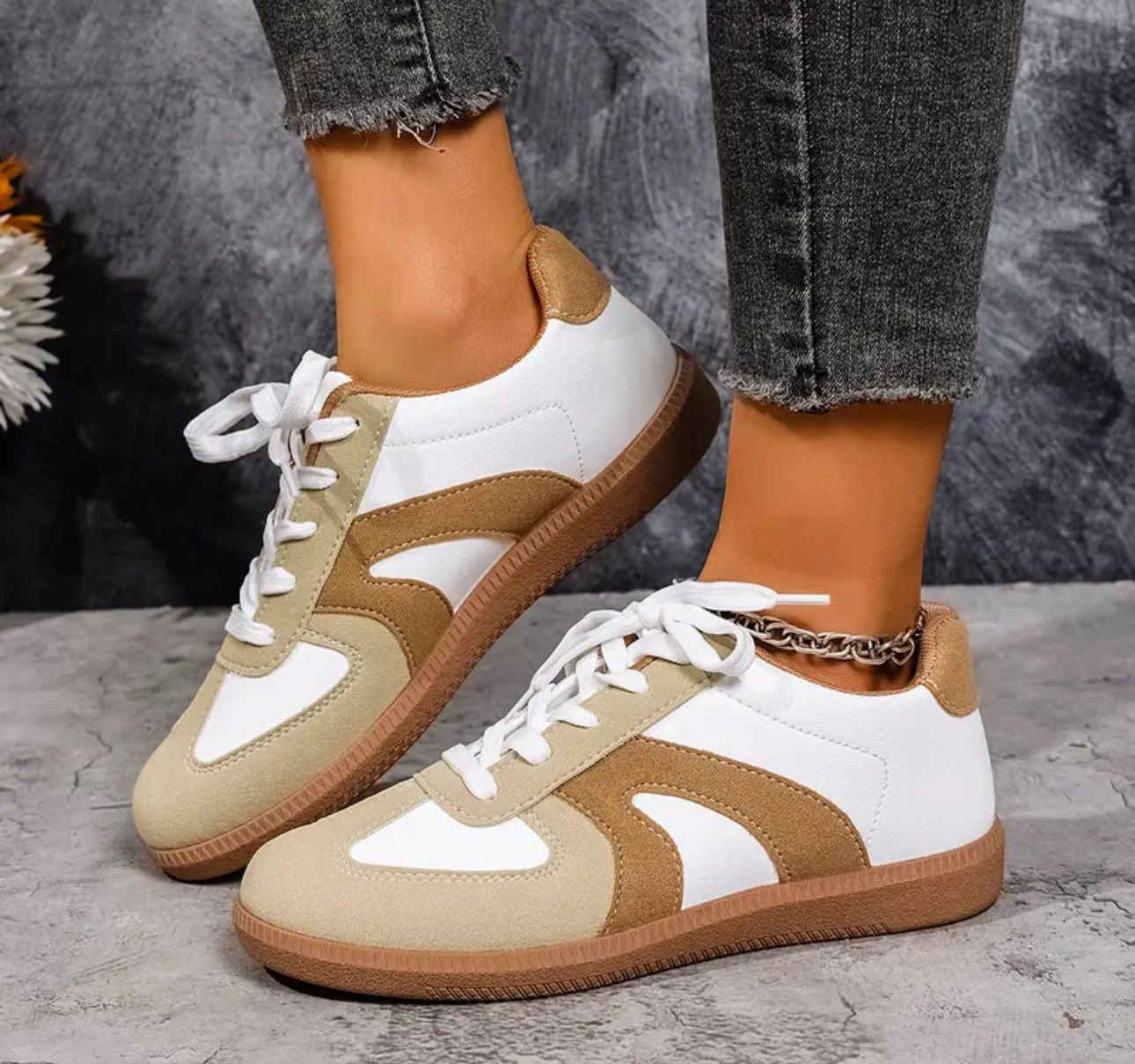 شلعة احذيه شي ان السعر 75 مع توصيل
16 قطع. القطعه عليك ب ٤ ونص فقط

المفرد القطعه ب 7 توصيل 3


**إذا كنت صاحب هذا الإعلان وتريد حذفه لأي سبب، رجاءا أرسل رسالة إلى الدعم الفني**