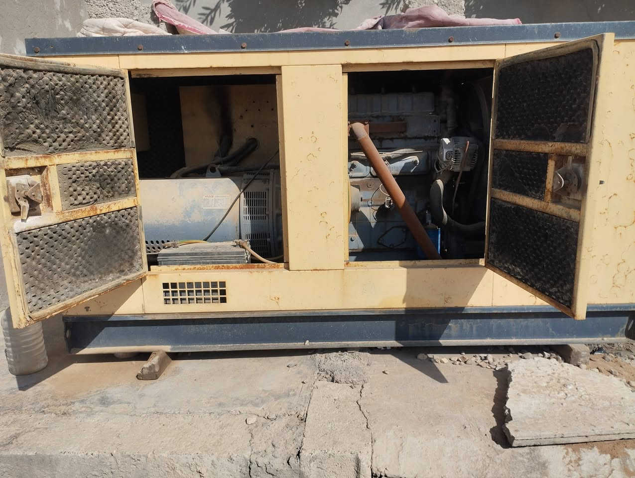 السلام عليكممولظ بيركنز صيني باب الاول نظيف جدا شغال اي نقص مابي 37kv,امبير150
كاتم ثري فيز
الشرائح يتصل ***********
