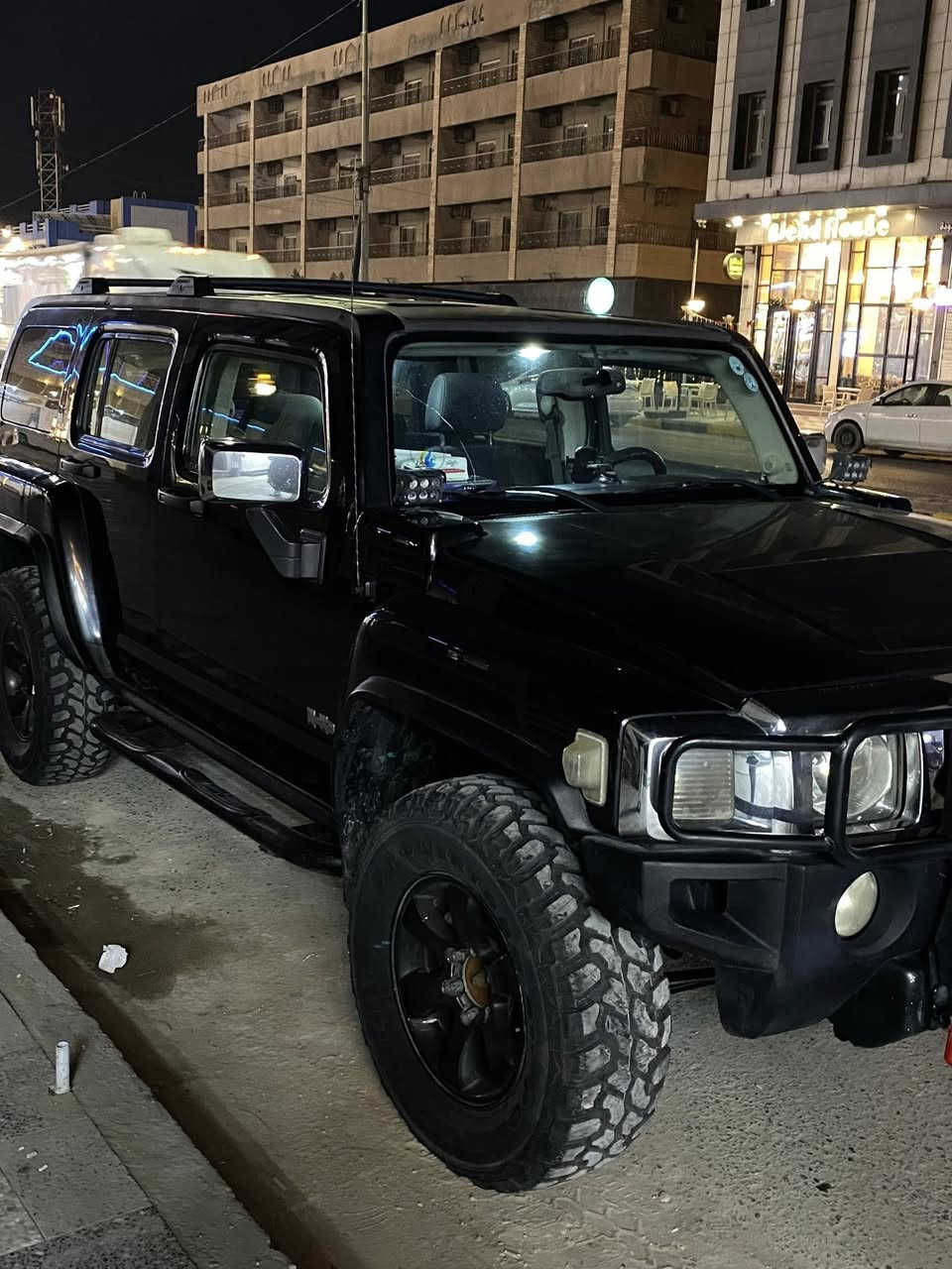 همر h3
مديل 2009
بيهة قطعتين صبغ بيبان ثنين وحدة بس رش ووحدة بيهة معجون
مكينه وكير تاهو ٥٧٠٠
منضومه غاز 
تبريد ثلج 
ادامه كامله للمكينه قبل ٥ ايام يم حيدر همر 
تايرات جبلي جدد قبل ٣ ايام شديتهن 
شاشه وكامرة خلفيه 
السيارة كلهة مسويلهة ادامه من القايش لحد  اكبر شغله بيهة 
نقصهة كيج الكيلو متر فقط 
والفورويل مشيول 
رقم اربيل انكليزي 

مكان السيارة البصرة 
السعر ٩٧ وبيها مجال بسيط 
***********
