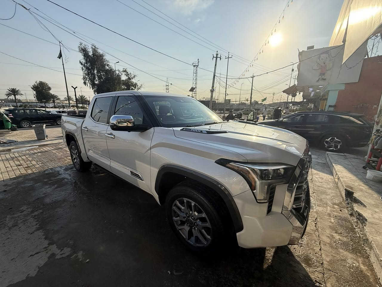 سلام عليكم تندرا موديل 24فول للبيع سعر 42,000$ مكاني بغداد الحبيبيه ***********
