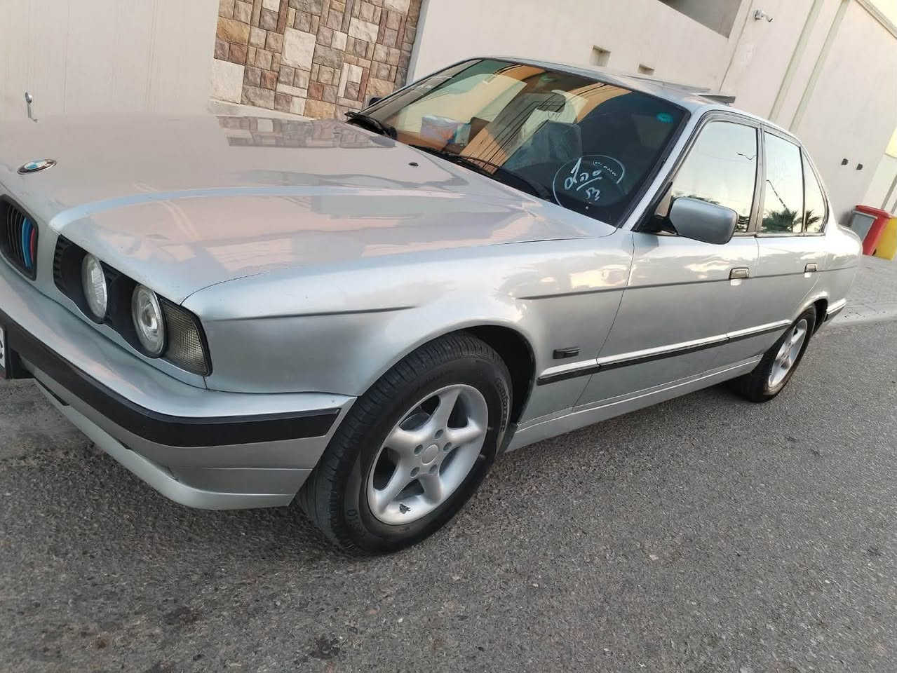 سلام عليكم 
للبيع بي ام دبليو موديل 1994 اصل حجم 525i مسكر فانوس

كير اوتماتيك بلادي محرك وكير جدد مكفولات من اي شي 

ضفيره من الطول لطول واير جطل ماكو بيها كلها بلادي شركه

صدرين خلفي والصدر المامي جديد تراي كلش حلو وناعمه 

تبريد شغال حماوه ثابته نص منضومت مي كلها جديده مبدل

تخم تاير جديد حجم 16 دسكات هاندبريك كلشي بيها شغال 

سياره سلايد روف طكتين بجم عريض دوس مري كله ام بلادي 

داخل جلد رصاصي شاشه سنترلوك ريمونت لايت عدسه زنون 

سياره صبغ جماليه مكفوله من اي ضربه او خياس شرط الفحص

السعر 57 ورقه وبي مجال حق الجيه العنوان بغداد حي الجامعه

*********** للستفسار اتصل ممتواجد ع النت
