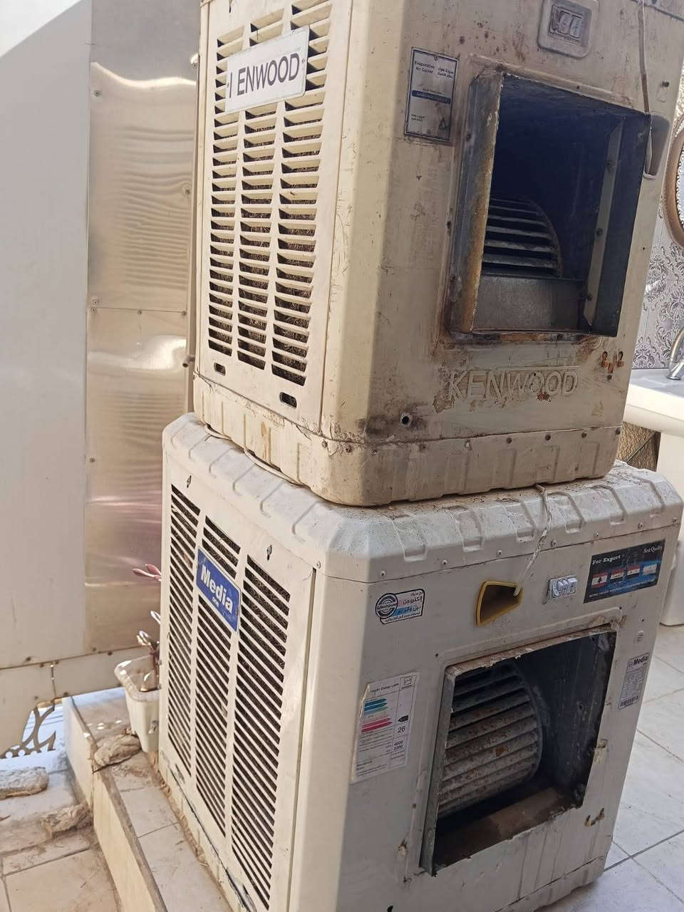 للبيع مبردات عدد 2 شغالات نضيفات جانت متروكات ماطور واتربم شغال كشر نضيف تجي وتشوف بعينك السعر 
الوحدة 50 قفل قفل 
*********** واتساب فقط
