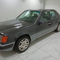 مارسيدس دب للبيع موديل 1991   محرك بطه 2ونص  لاتنقص ولاتبخر   تخم تاير...