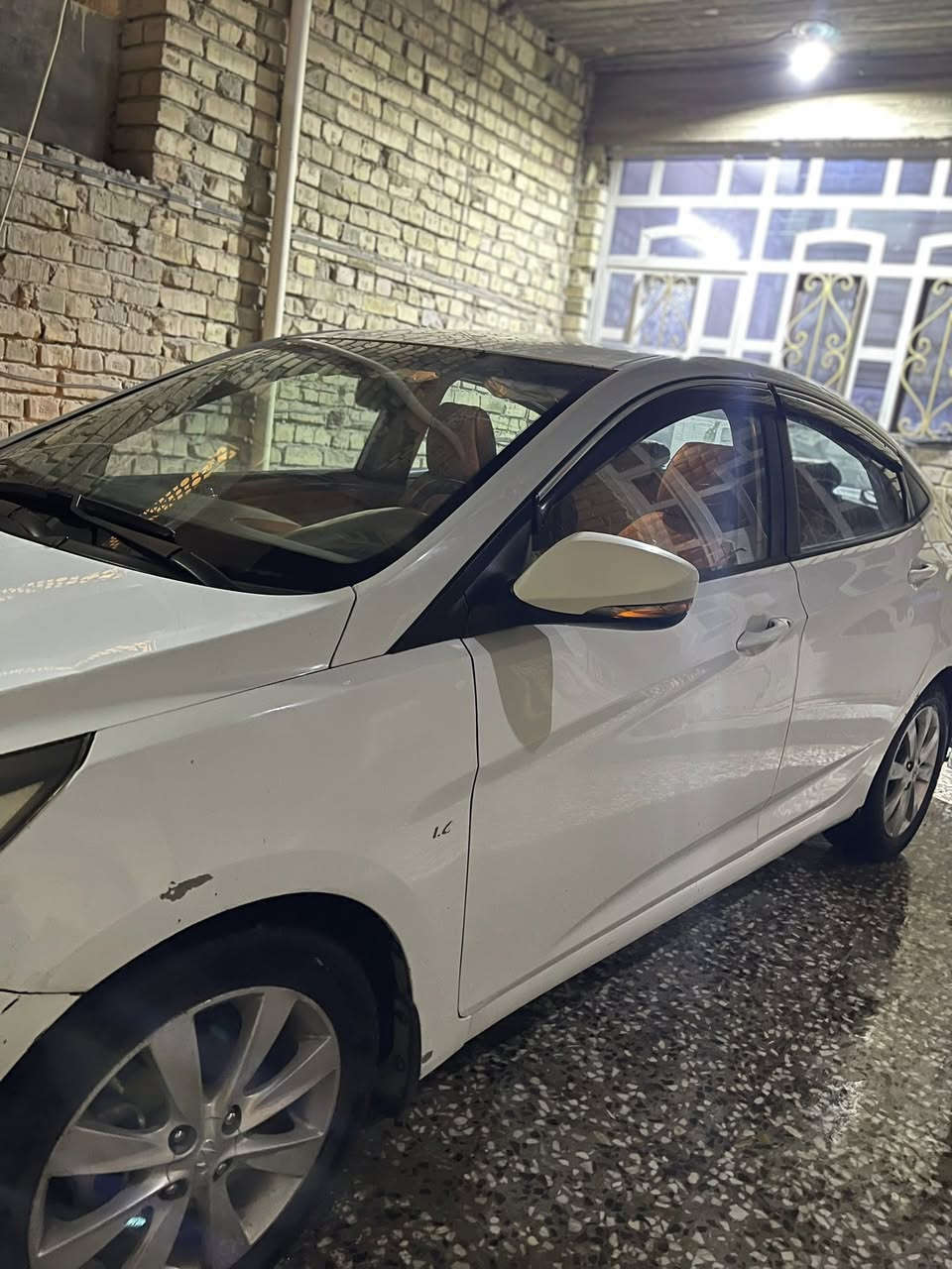 سلام عليكم 
هونداي اكسنت خليجي ✅
موديل 2011 مضلع 🛑 
محرك 1600 ☑️ تبريد + تدفئة خير من الله +تحكمات استيرن + كهربائيات السيارة مناقصها شيء يعني سيارة جاهزة من كير +محركك +تايرات 
السعر : 85 ورقة 💵 
للاستفسار : ***********_***********
العنوان : بغداد -الكرخ
