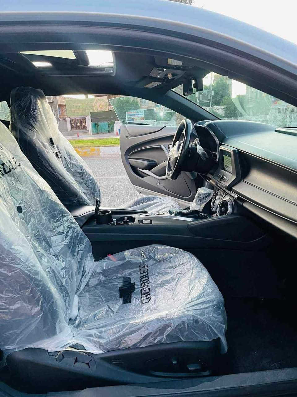 كمارو  موديل 2016
   للبيع او مراوس بسياره اربع بوب حسب القناعه لون سلفر
 فول مواصفات 1/1 
يعني z71
سته سلندر v6 
 رقم اربيل 
 حادثها جاملغ وبنيد من امريكا بدون دواخل بدون شاصي فقط براكيتات 
وبيها هنا ٣ قطع بخ يعني خمس قطع 
 كير محرك خير من الله جاهزه السياره من كلشي
السعر 122  وبيها مجال 
العنوان / بغداد . العامريه 
اتصل بالرقم مباشرتا او راسل ع الواتس اب  لأن اني مكلف بالنشر 
رقم صاحب السياره ***********…
اخوان السياره بالحقيقه حيل حلوه و ضايفلهه زرع لدات متغير للايت  و عدسات و زنون .
