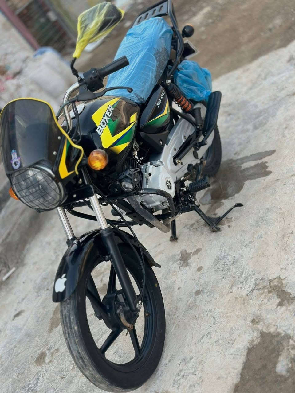 يالله السلام عليكم ورحمة اللّٰه وبركاته تحية طيبة :
دراجة بوكسر للبيع موديل 2023 كاملة والكمال لله كل نقص مابيها جيب فيتر وفحص محرك 150 سي سي رقم وسنويه عداد نمر شغال بانزين شغال اشاير بلوجكتر درع لايت زنون دبل اشاره بريك امامي خلفي شغال باتري جديد ليثيم سلف شغال نكره سلف بكل وقت تيرات بحاله جيدة

تحويل سنوية باسمك بأي يوم يعجبك اني خادم

السعر : 1950 ( مليون وتسع مئة وخمسون الف ) وبيها مجال 

للتواصل واتساب/  *********** 
العنوان : بغداد / الرشاد / شارع التانكي قرب افران الزهراء عليها السلام
