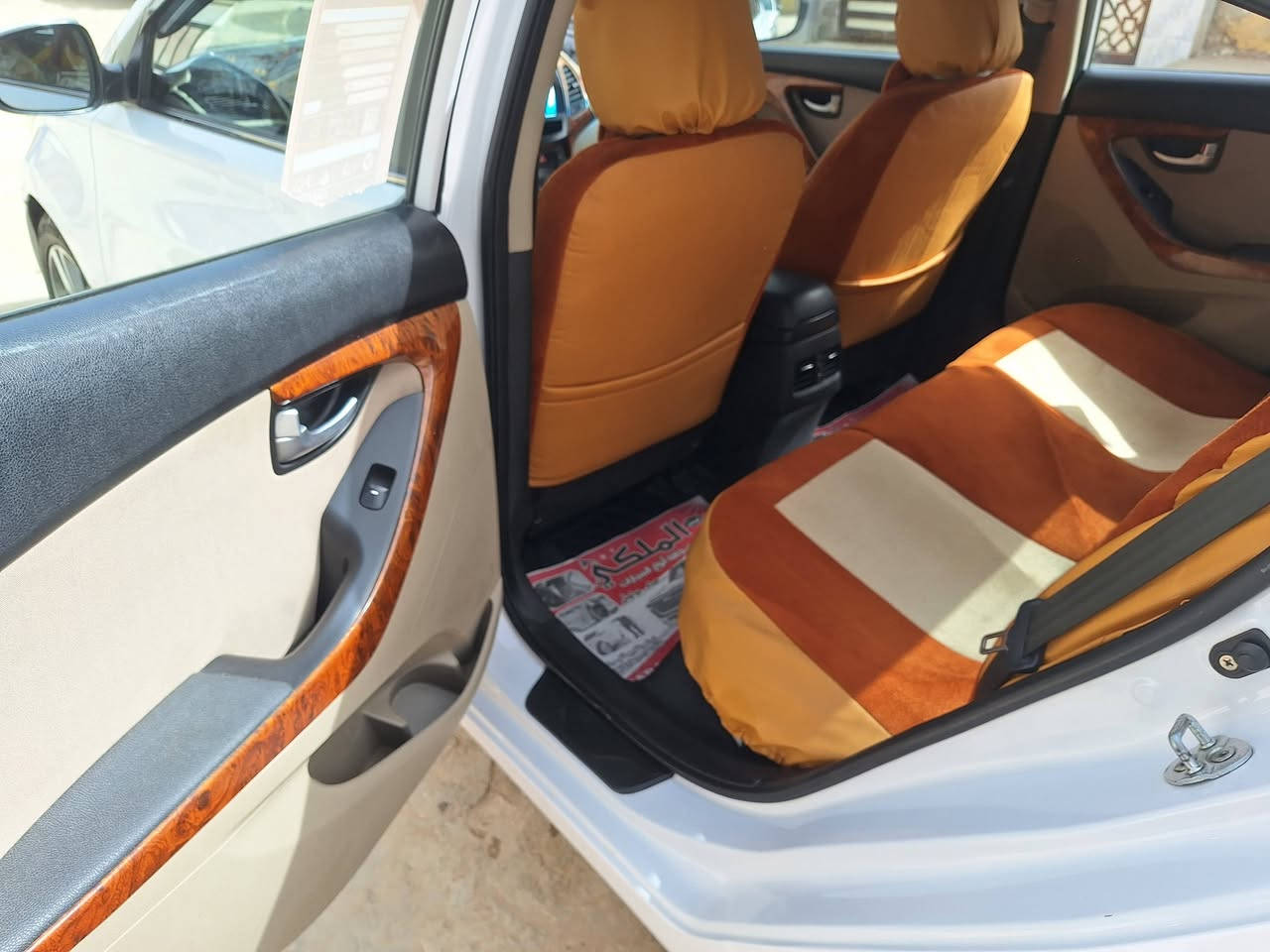 متاح النترا ٢٠١٥ رقمه بغداد دولي بأسمي مكفوله كفاله عامه ماعدا خشم البنيد بيه صبغه الاصلي انشلع بمقدار ٤ أصابع وشبر بارد بباب العبري والباقي مكفوله من الصبغ وللضربه والبارد والسياره فول مواصفات وماشيه ١٥٦ الف كيلو وسبير مانزل ومكفوله من كير ومحرك وحداديه وتبريد وباقي التفاصيل بالفيديو مكاني الحله البكرلي وللاستفسار *********** واعتذر على الرد بالتعليقات وسعره ١٣٠ وبيه مجال
