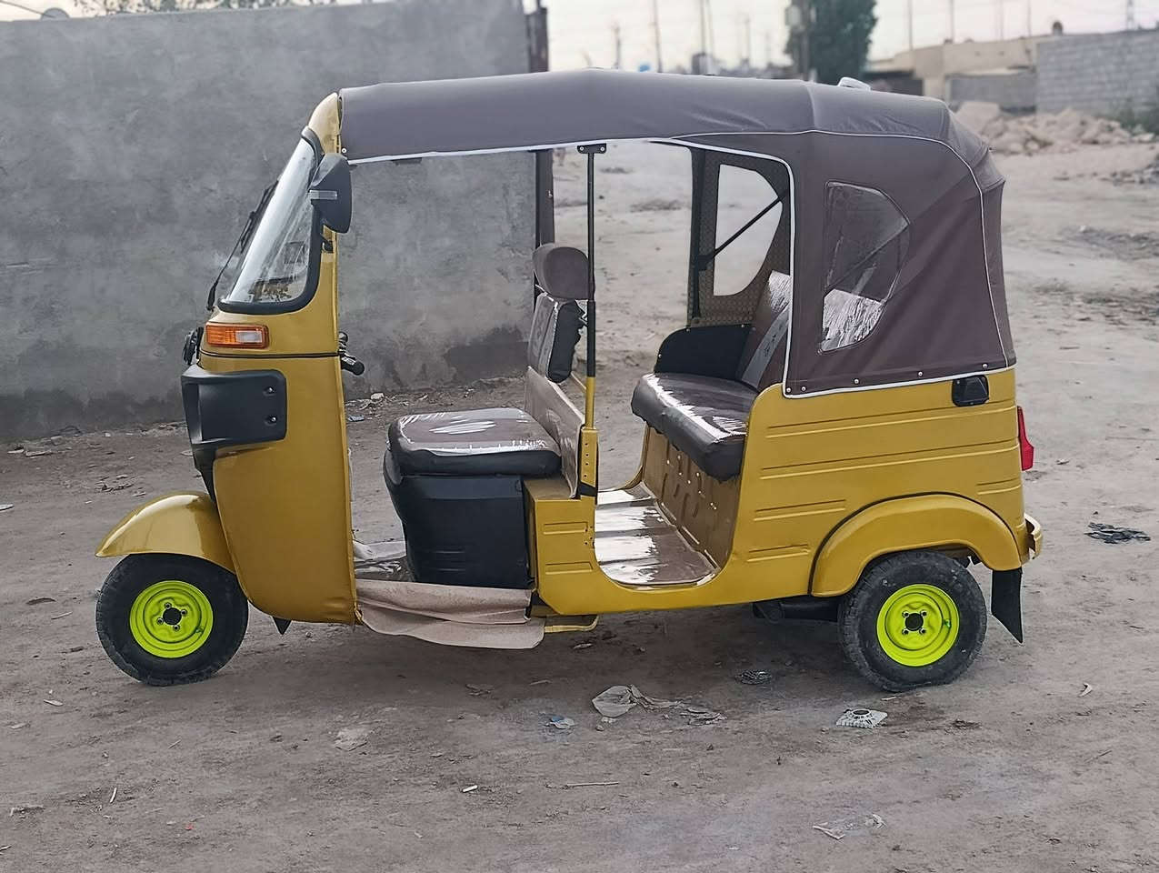 السلام عليكم تكتك باجات موديل 2020 بشهر 11رقم وسنوية بأسمي تكتك بيهه ضربه بس باللغد تعمير كامل مصبوغة صبغ عام للجماليه تكتك مجفته تجفيت شركه السعر خاص متواجد واتساب *********** العنوان بصره خمسة ميل حي طارق
