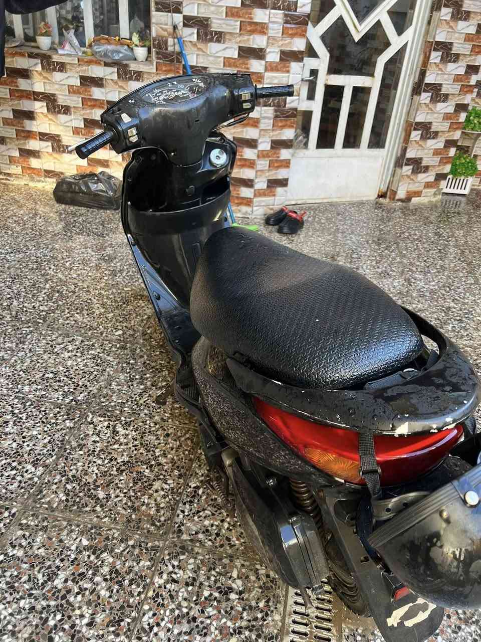 دراجة بريز صاله 8 ايام من نزلت من الرمبه اوراقه موجوده 140 سرعه مكفوله كلها كفراتها مابيها شخط ما ماشيه سعرها 850 
رقم***********
