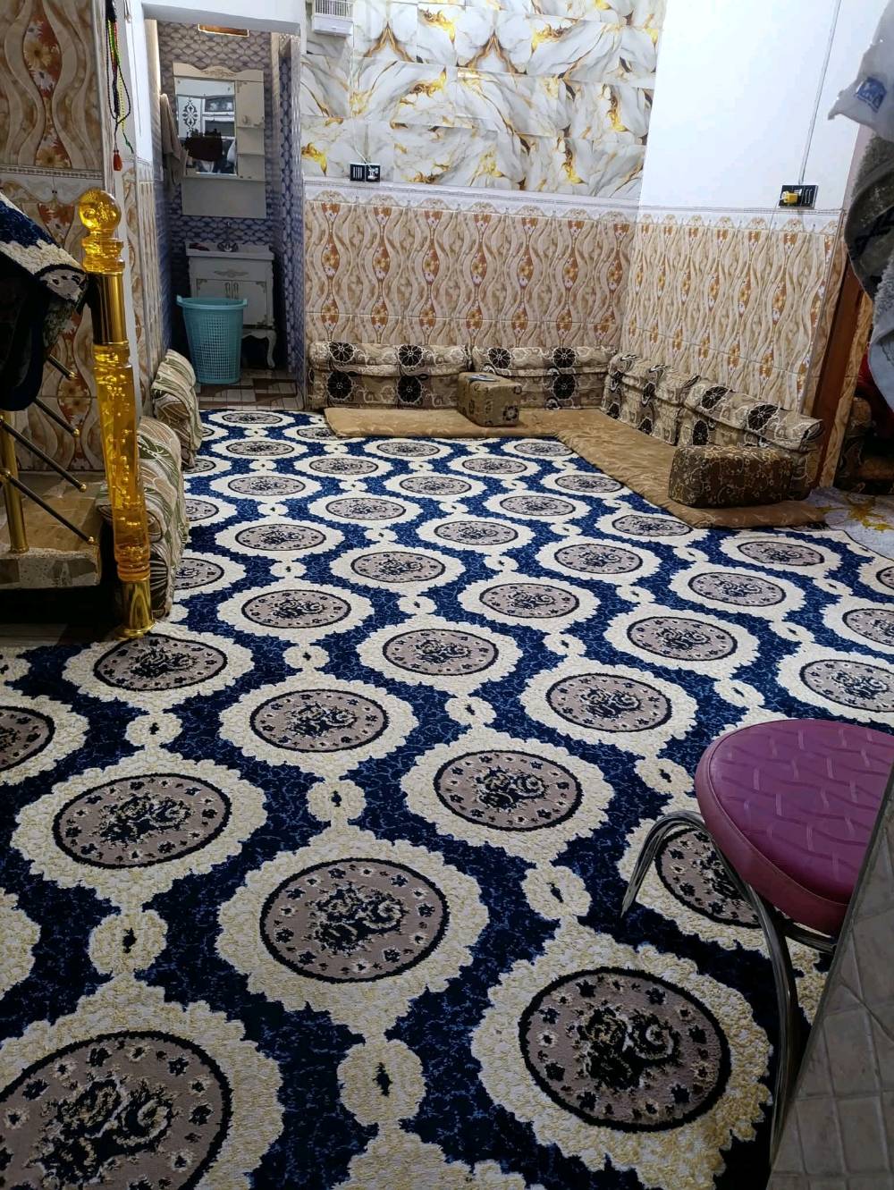 بيت 150متر ركن ع شارعين طابو زراعي مشمول ب التطويب  سند 25  كافة الخدمات متوفرة ماء كهرباء باب البيت البناء اساس صب بناء بلوك سقف عكادة. يتكون من 3غرف نوم وصالة ومطبخ واستقبال وطارمة جبيرة يبعد عن الشارع تقريبا 100متر عنوان كوفة شارع معمل خلف مستوصف علي الرماحي   