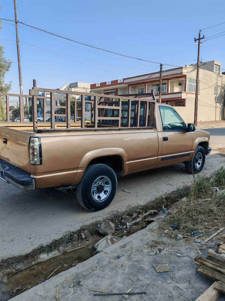 السلام عليكم جيمسي مصبوغة للجمالية مكينتها وكيرها شرط مكينتها 350 كيرها 400 مكانها الموصل الايمن كاربون بيها رقمها انكليزي بسمي اني الشرعي خابر واستفسر  على هذا الرقم *********** الكورك ***********
